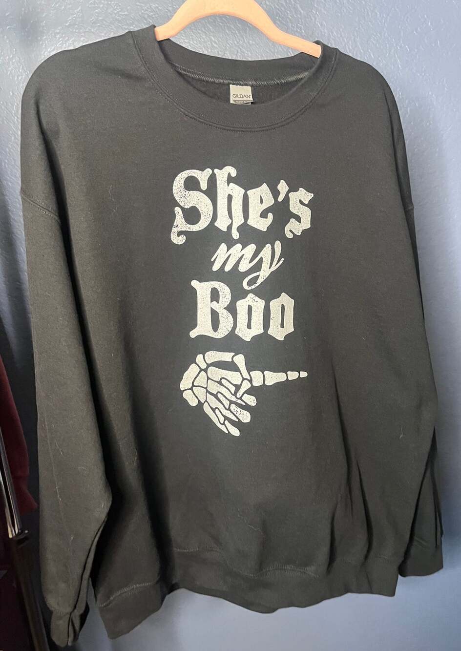 Gildan Heavy Blend She’s My Boo Skeleton Hand Graphic Sweatshirt Black XL NWOT